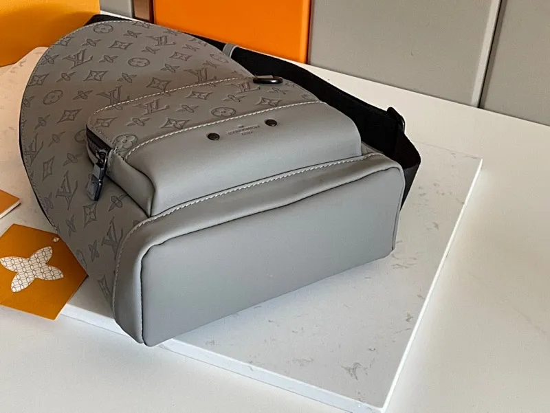 All categories 💚 Top version men’s bags 💚 LV 2024 new LV chest bag