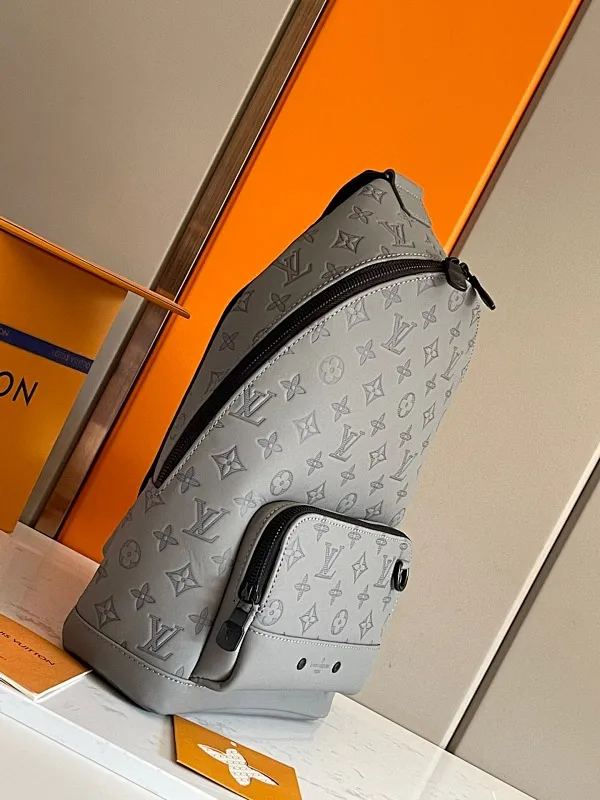 All categories 💚 Top version men’s bags 💚 LV 2024 new LV chest bag