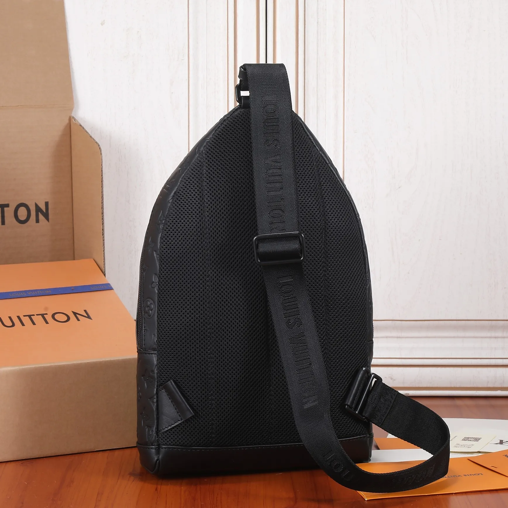 All categories 💚 Top version men’s bags 💚 LV 2023 new LV chest bag