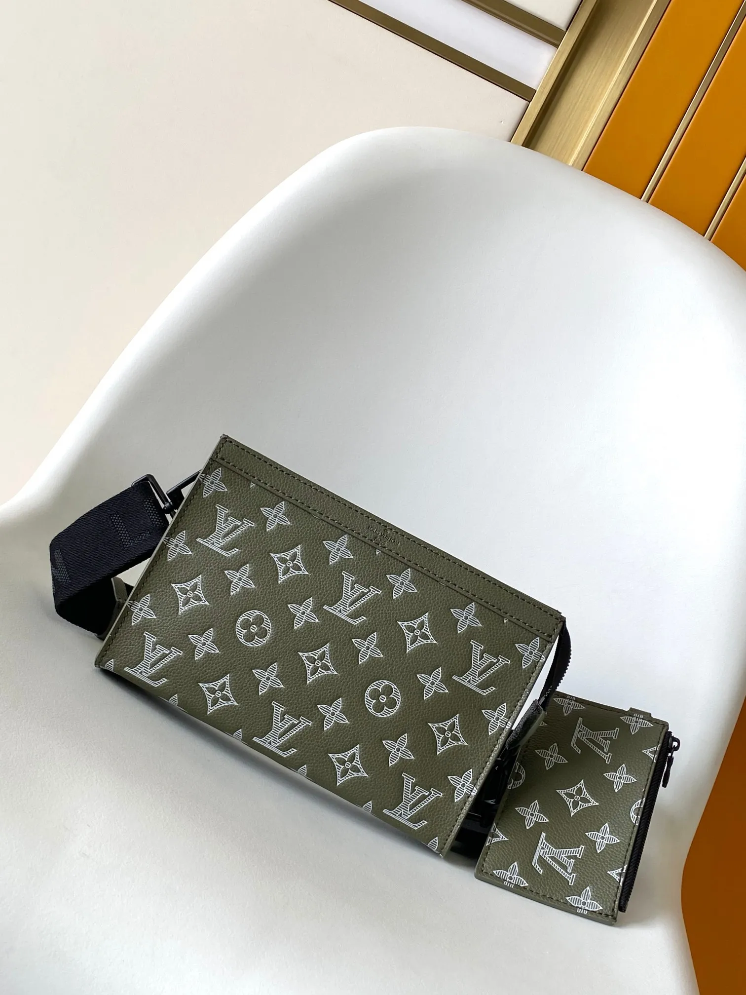All categories 💚 Top version men’s bags 💚 LV 2025 new LV crossbody bag