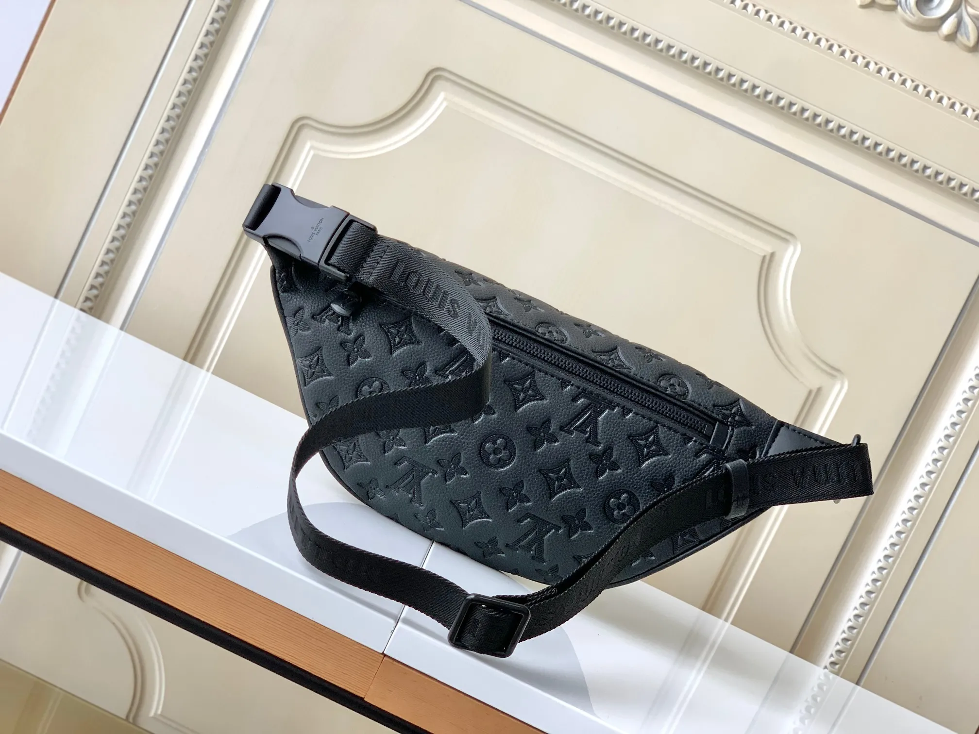All categories 💚 Top version men’s bags 💚 LV 2024 official website new LV chest bag