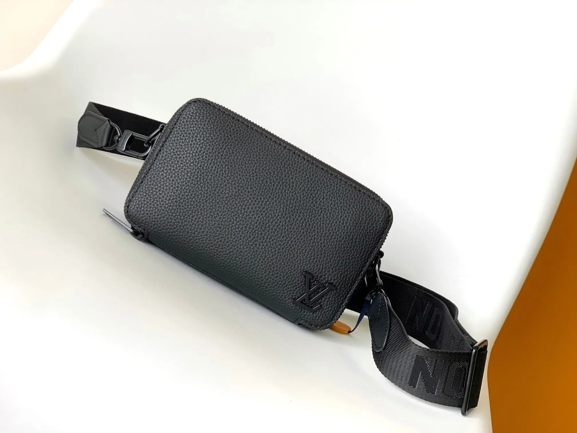All categories 💚 Top version men’s bags 💚 LV 2025 official website new LV crossbody bag