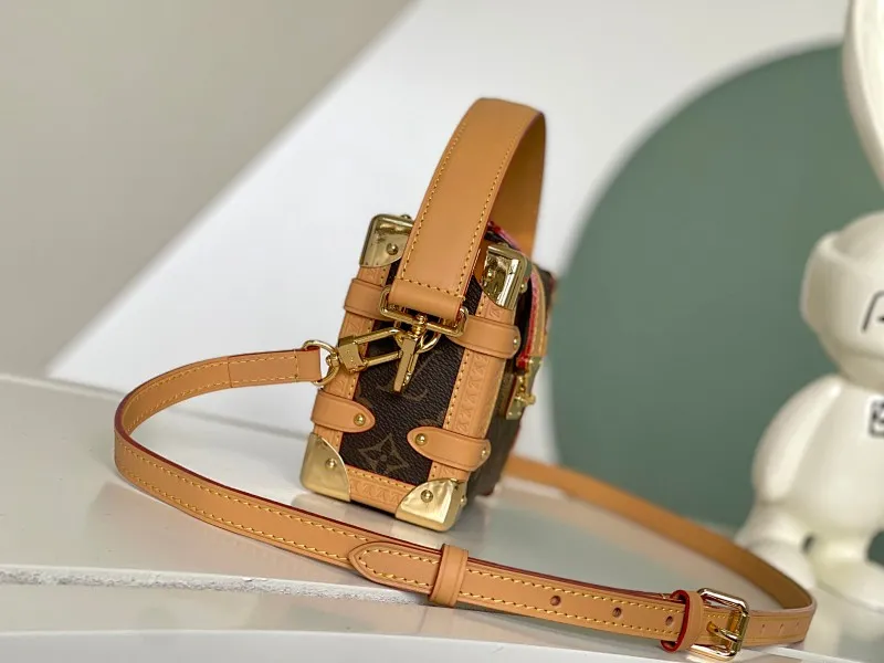 All categories 💚 Top version men’s bag 💚 LV 58005000 2023 counter sale LV crossbody bag 44-33-18