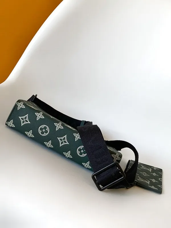 All categories 💚 Top version men’s bags 💚 LV 2025 new LV crossbody bag