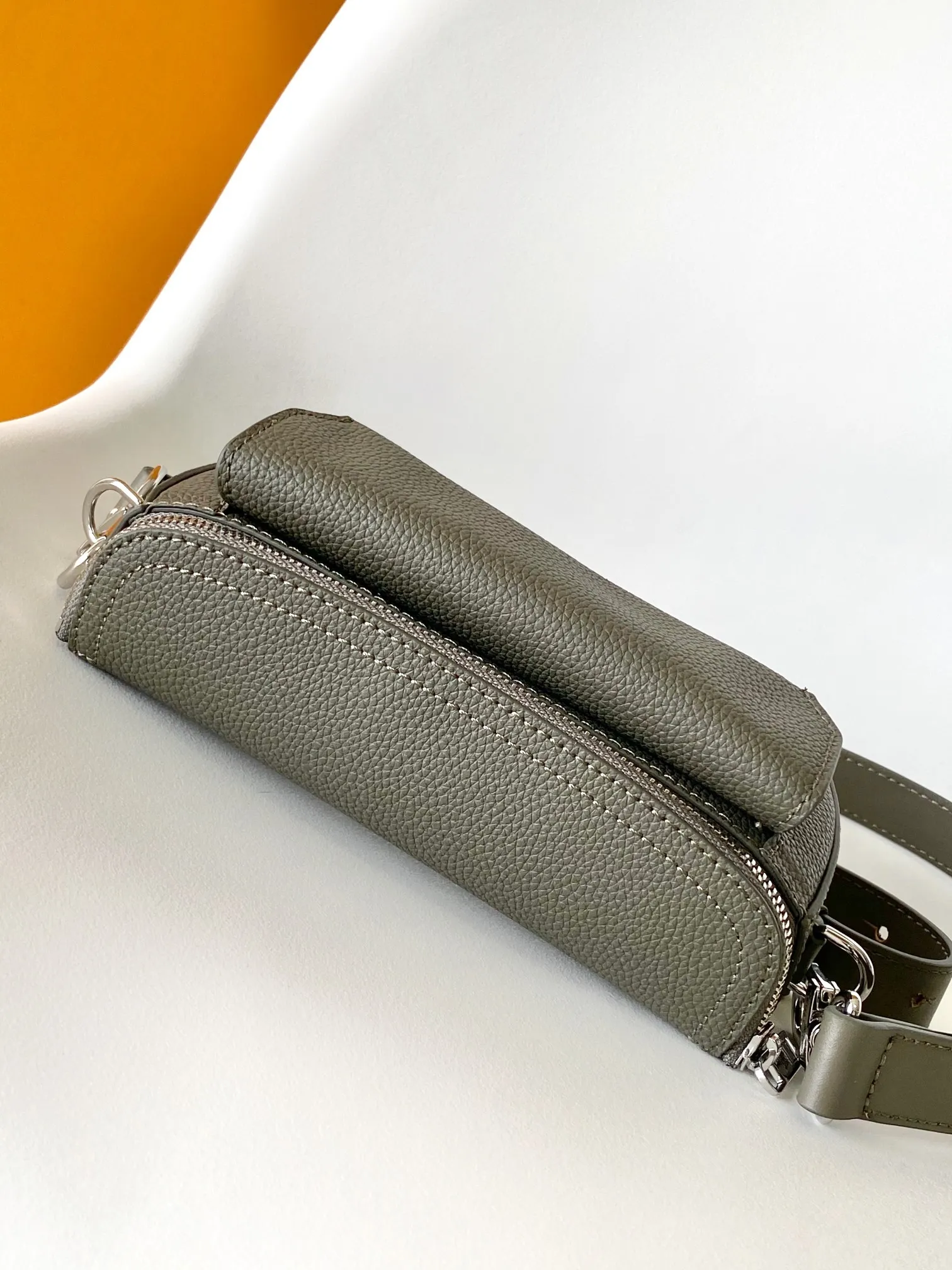All categories 💚 Top version men’s bags 💚 LV 2025 new LV crossbody bag