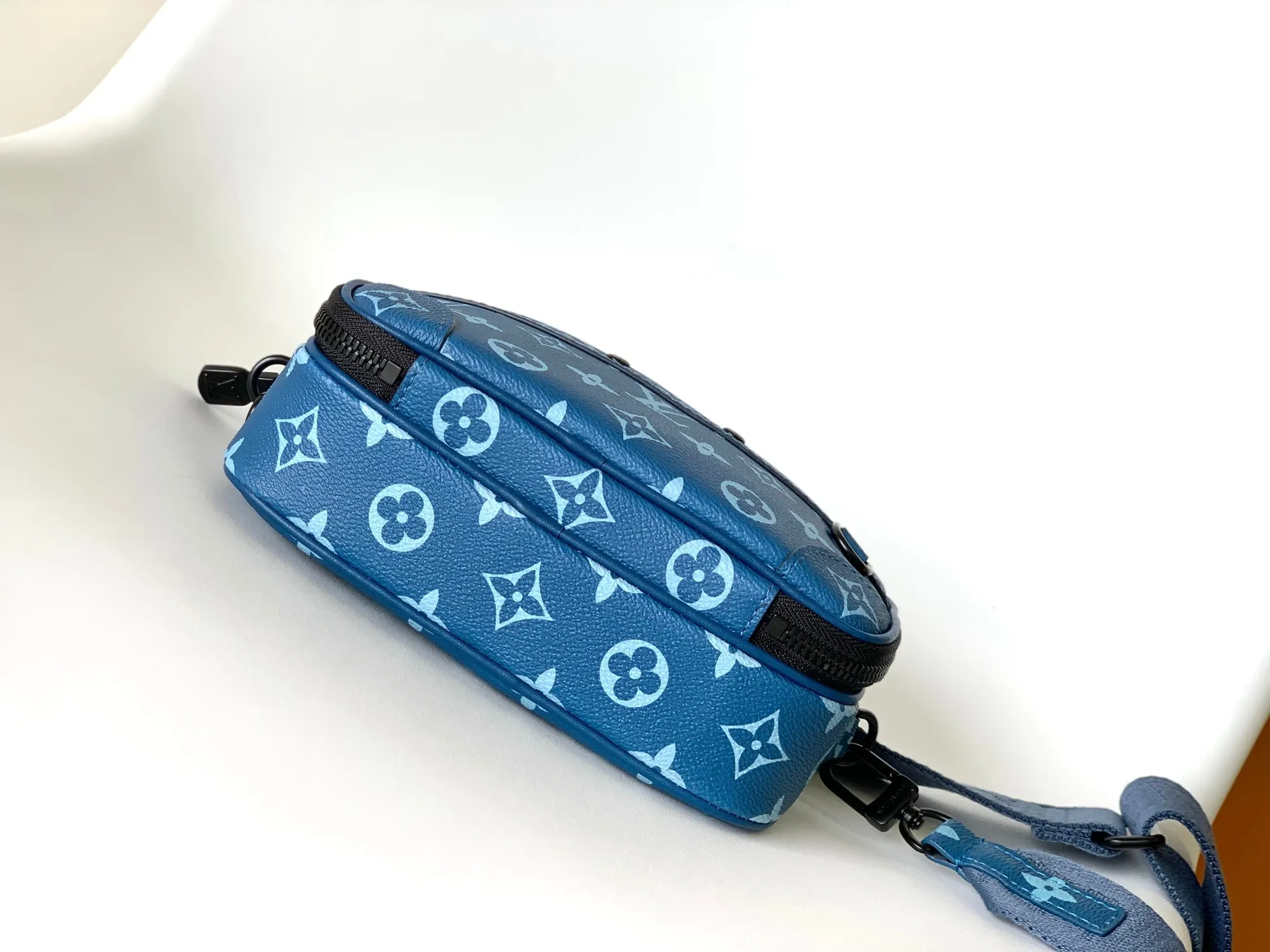 All categories 💚 Top version men’s bags 💚 LV 2023 new LV crossbody bag