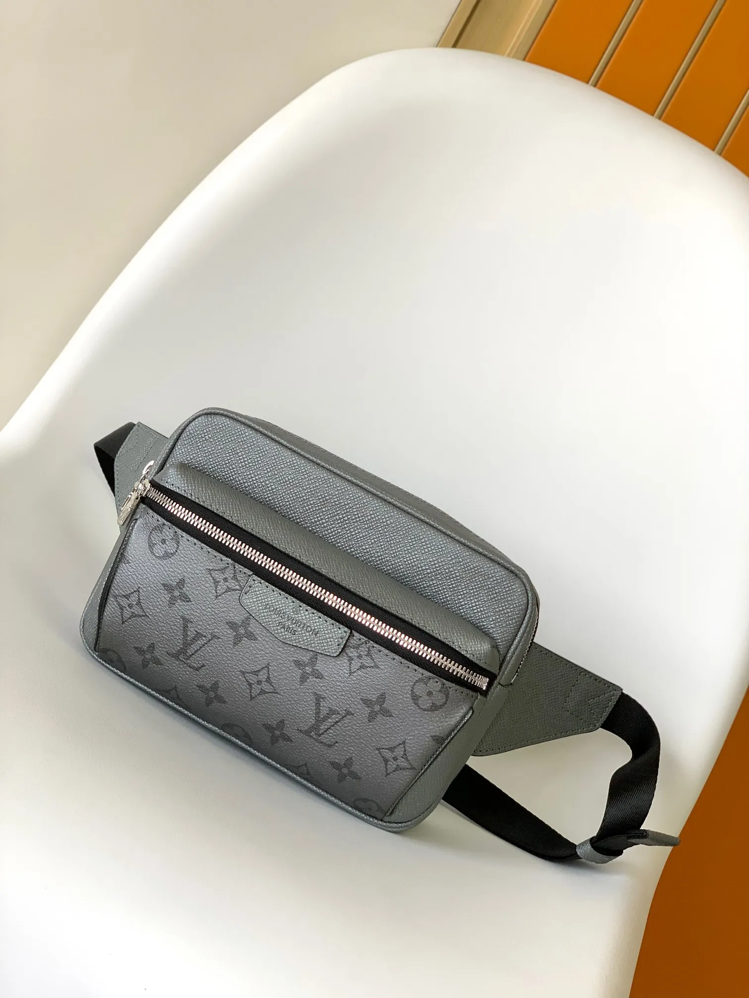 All categories 💚 Top version men’s bags 💚 LV 2024 new LV waist bag