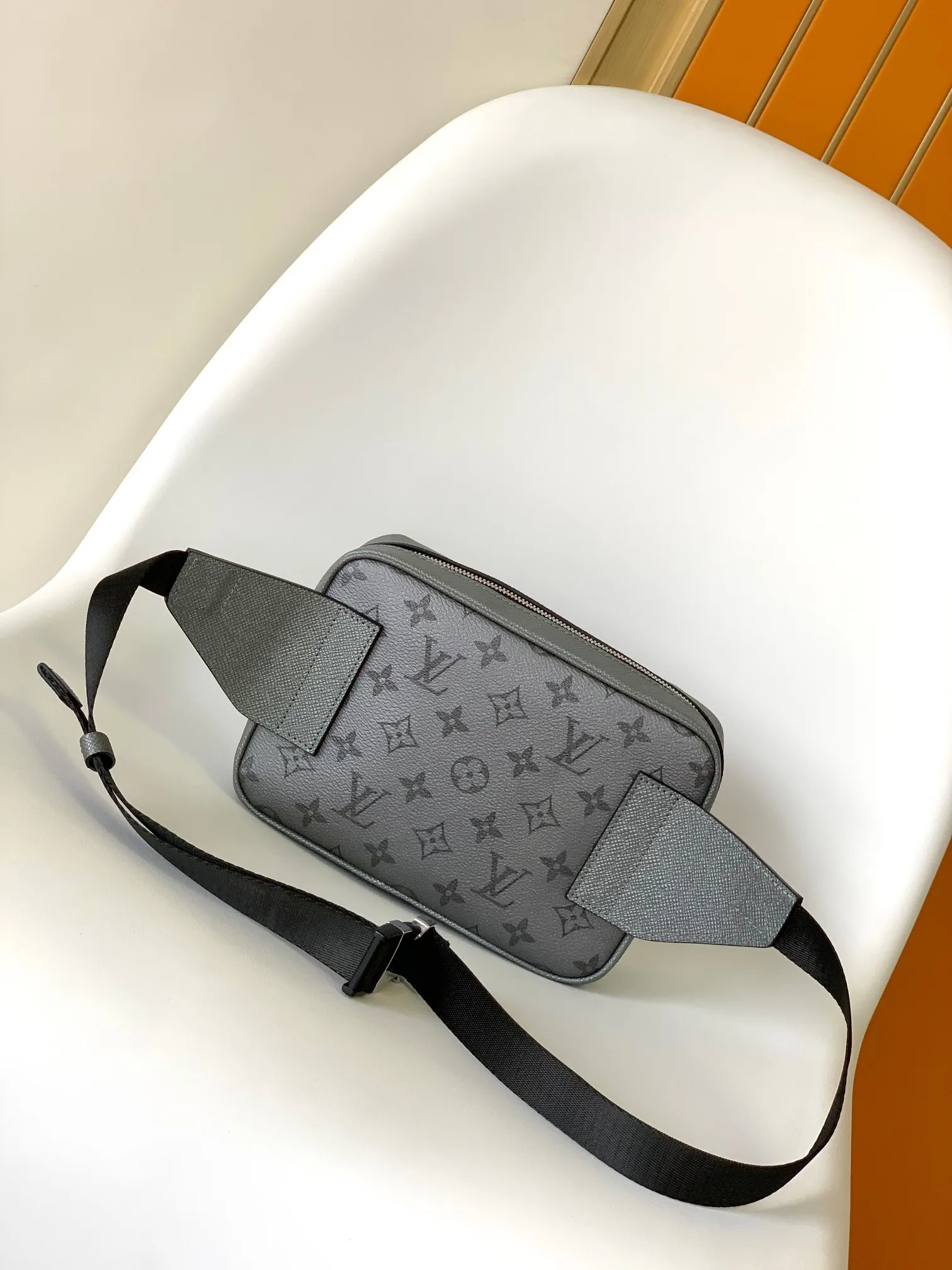 All categories 💚 Top version men’s bags 💚 LV 2024 new LV waist bag