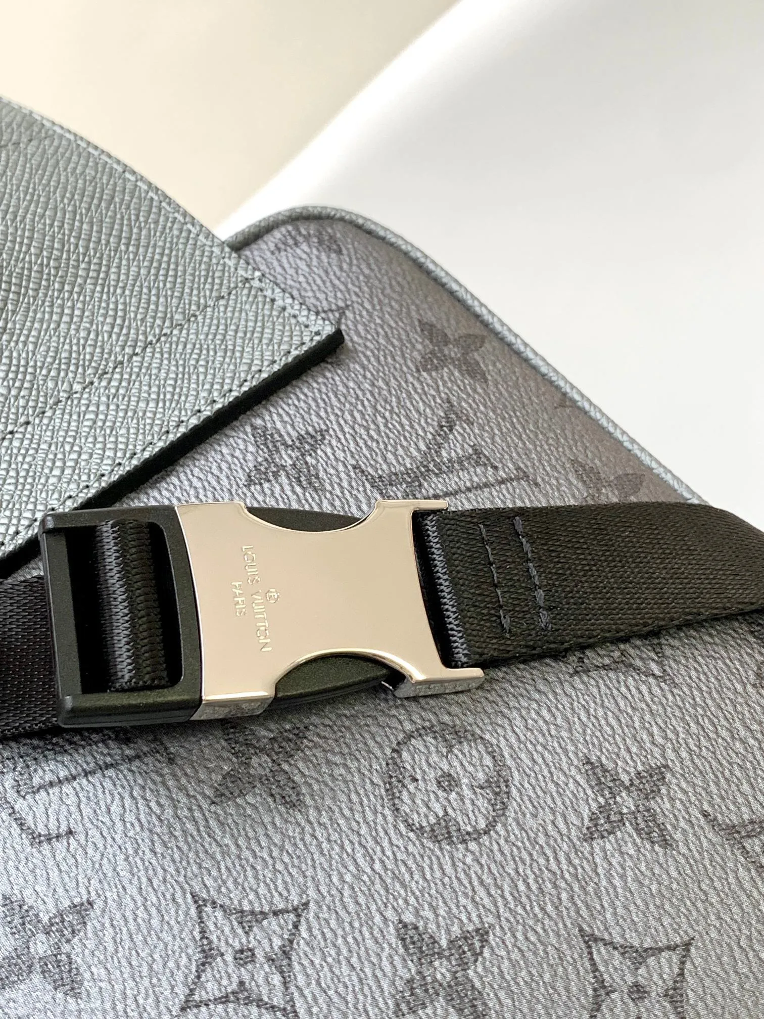 All categories 💚 Top version men’s bags 💚 LV 2024 new LV waist bag