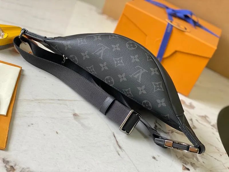 All categories 💚 Top version men’s bags 💚 LV 2024 new LV chest bag
