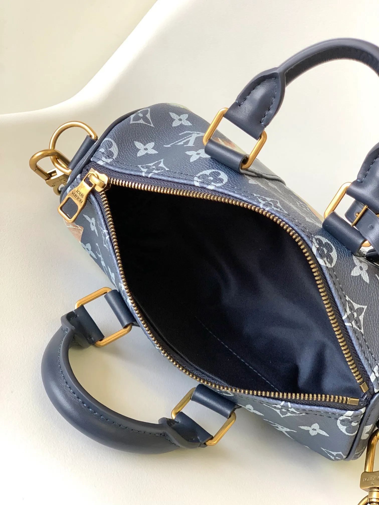 All categories 💚 Top version men’s bags 💚 LV 2023 new LV crossbody bag