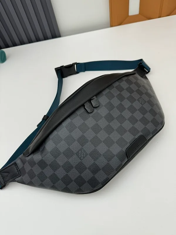 All categories 💚 Top version men’s bags 💚 LV 2024 new LV chest bag