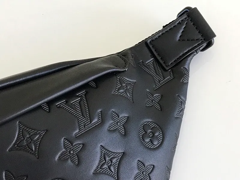 All categories 💚 Top version men’s bags 💚 LV 2023 new LV chest bag