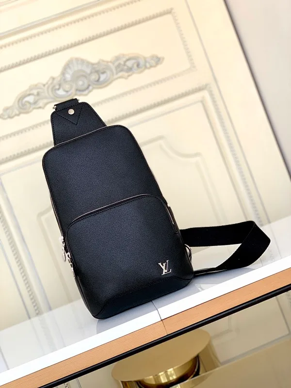 All categories 💚 Top version men’s bags 💚 LV 2023 new LV chest bag