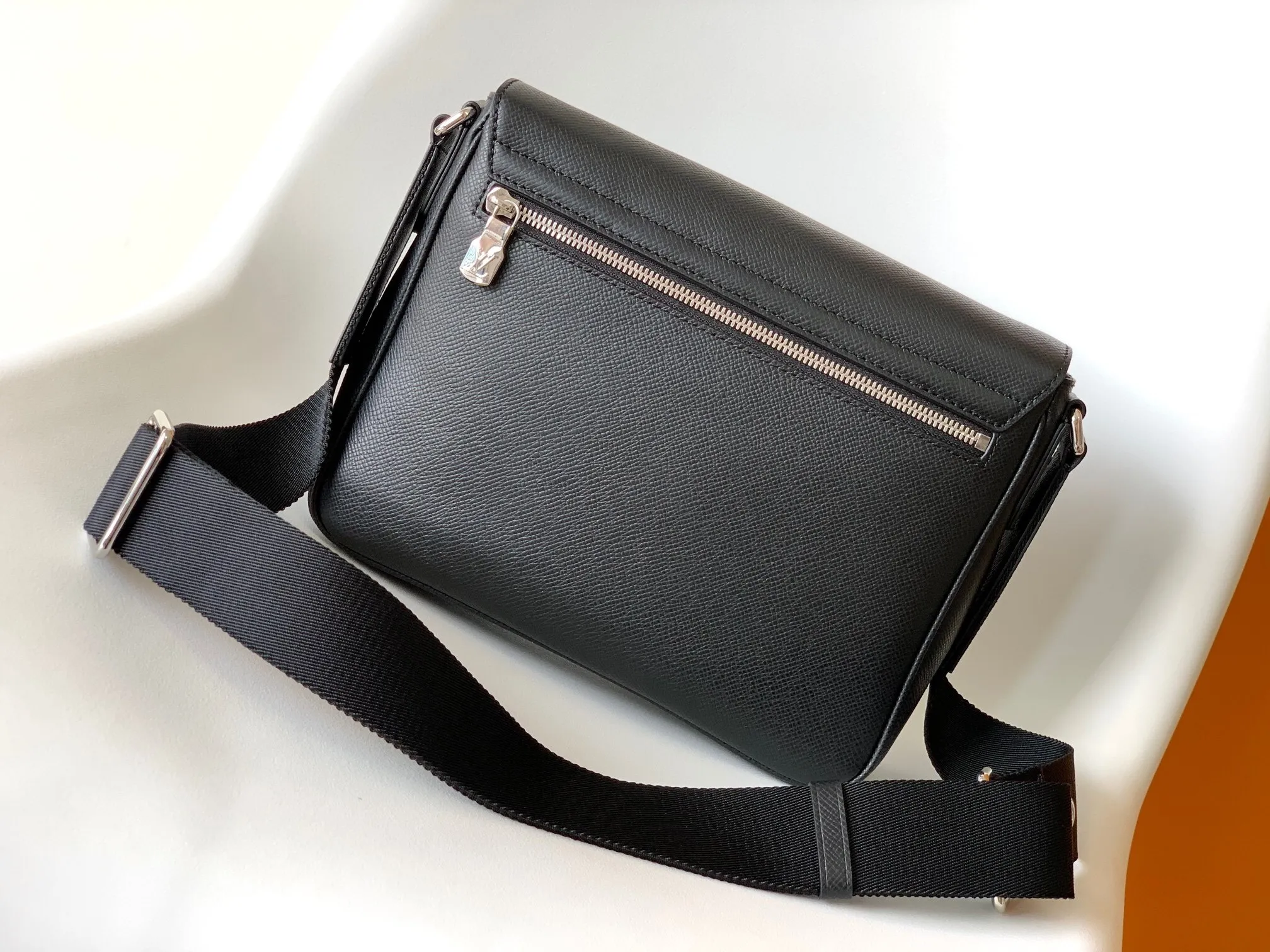 All categories 💚 Top version men’s bags 💚 LV 2025 official website new LV crossbody bag