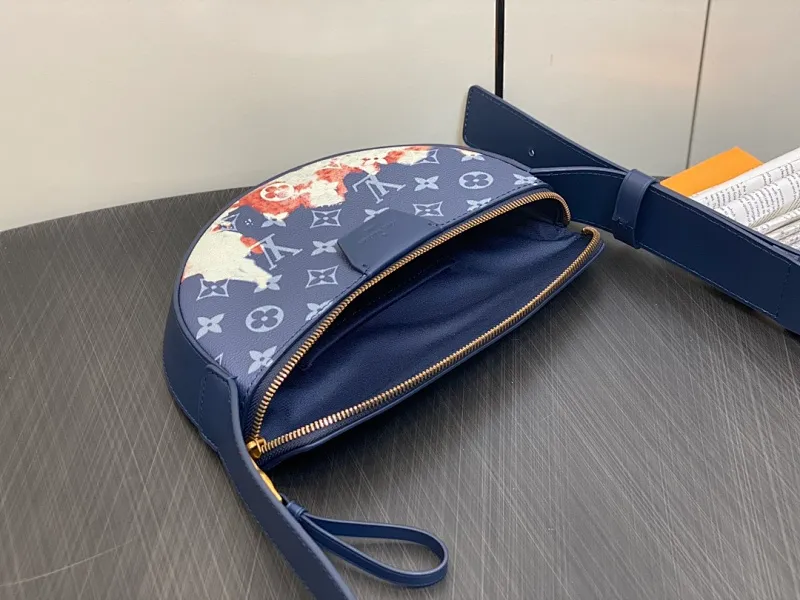 All categories 💚 Top version men’s bags 💚 LV 2023 new LV waist bag