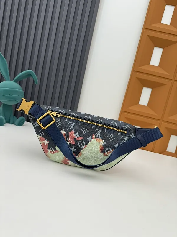 All categories 💚 Top version men’s bags 💚 LV 2024 new LV chest bag