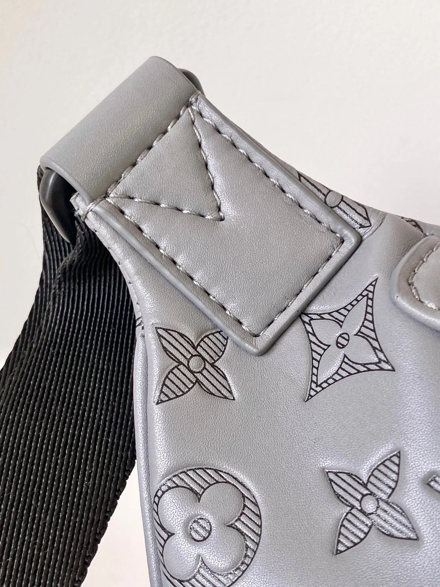 All categories 💚 Top version men’s bags 💚 LV 2025 official website new LV waist bag