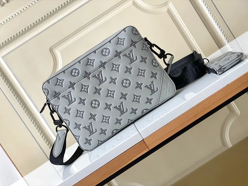 All categories 💚 Top version men’s bags 💚 LV 2024 new LV crossbody bag