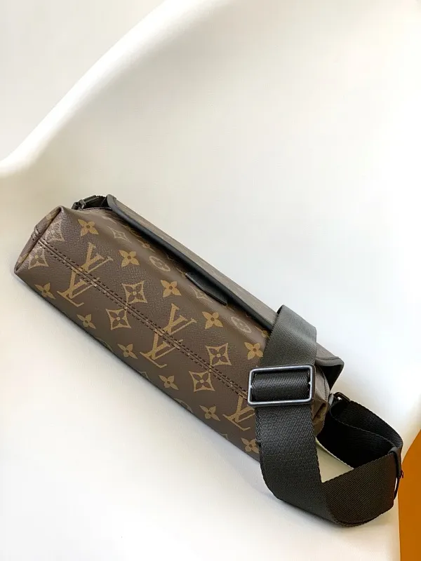 All categories 💚 Top version men’s bags 💚 LV 2025 official website new LV crossbody bag