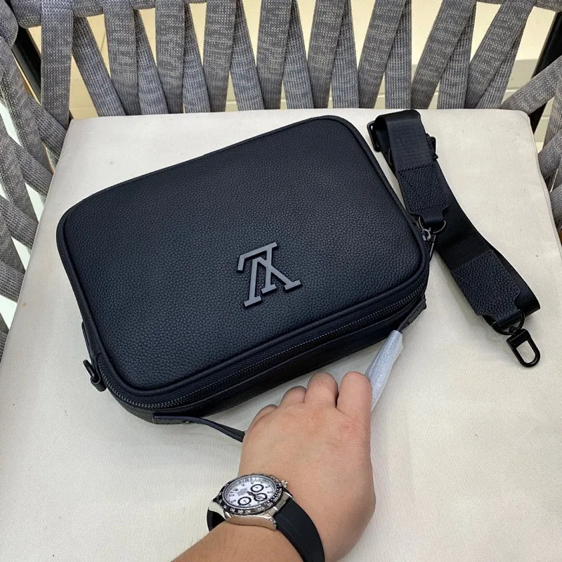 All categories 💚 Top version men’s bags 💚 LV 2024 new LV printed embossed messenger bag