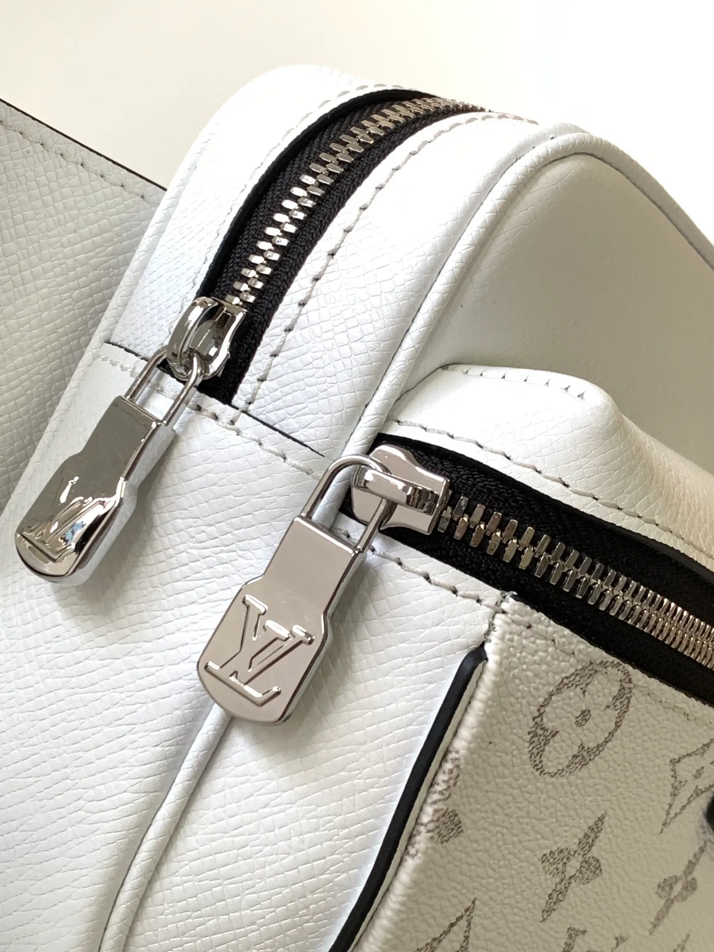 All categories 💚 Top version men’s bags 💚 LV 2024 new LV waist bag
