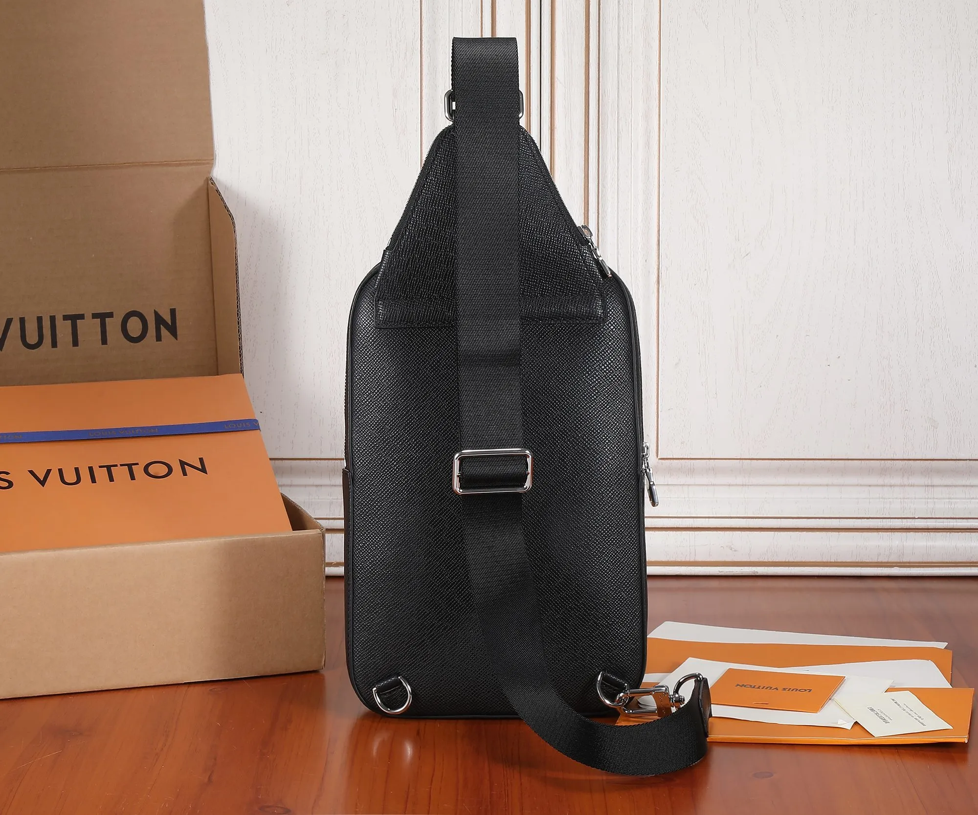 All categories 💚 Top version men’s bags 💚 LV 2023 new LV chest bag