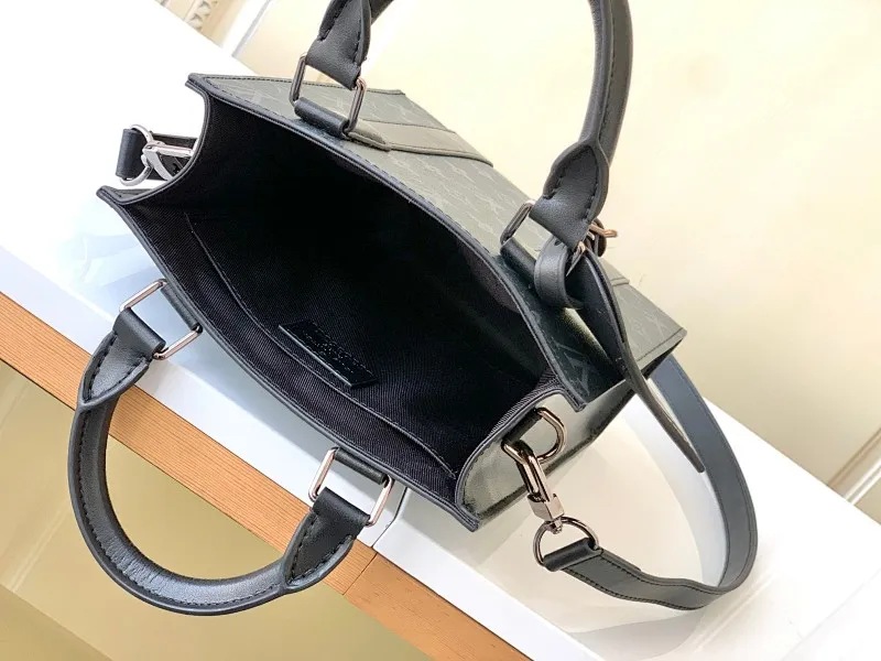 All categories 💚 Top version men’s bags 💚 LV 2024 new LV crossbody bag