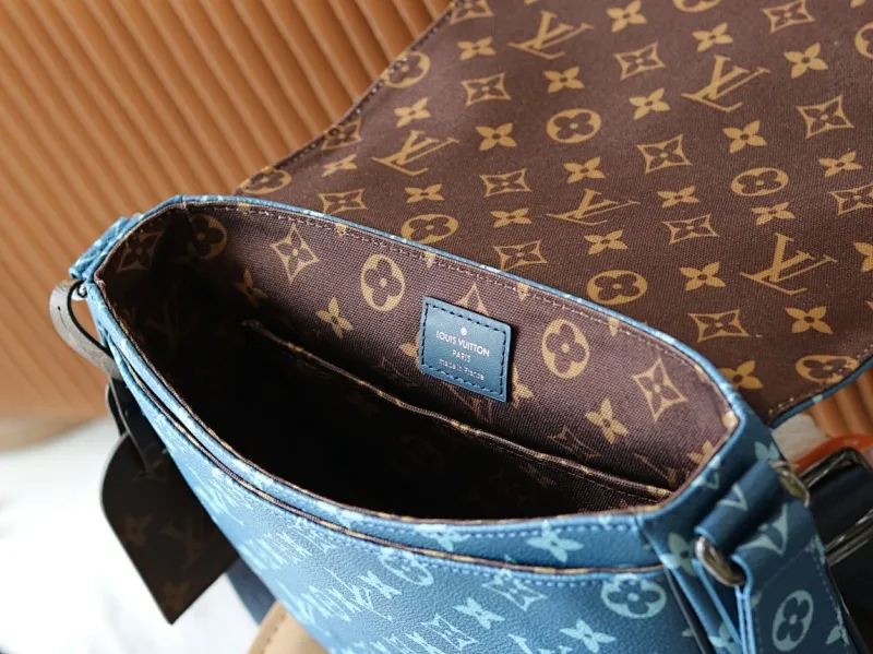 All categories 💚 Top version men’s bags 💚 LV 2023 new LV crossbody bag