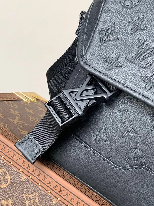 All categories 💚 Top version men’s bags 💚 LV 2025 official website new LV crossbody bag