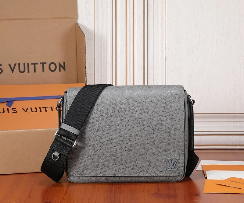 All categories 💚 Top version men’s bags 💚 LV 2023 new LV crossbody bag