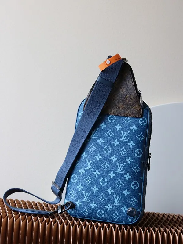 All categories 💚 Top version men’s bags 💚 LV 2023 new LV chest bag