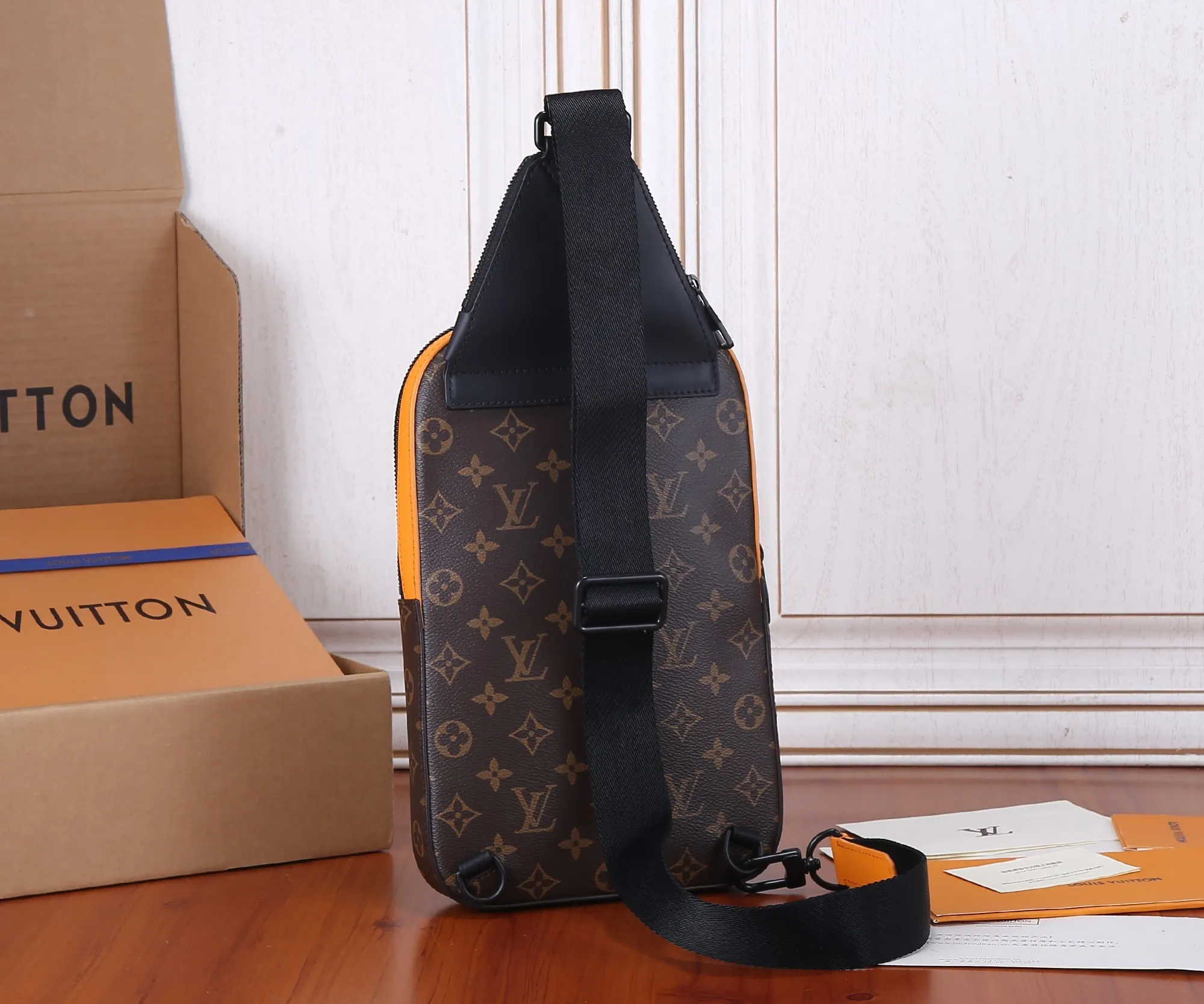 All categories 💚 Top version men’s bags 💚 LV 2023 new LV chest bag