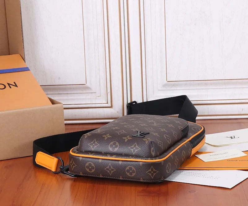 All categories 💚 Top version men’s bags 💚 LV 2023 new LV chest bag