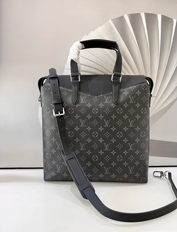 All categories 💚 Top version men’s bags 💚 LV 2024 new LV crossbody bag