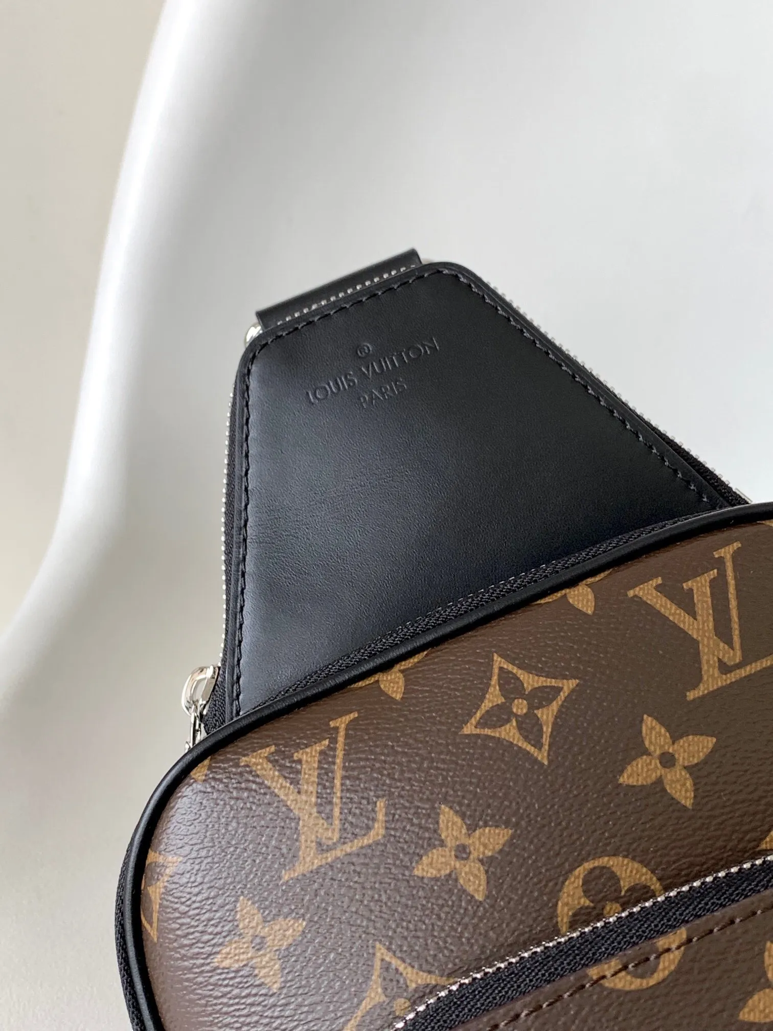 All categories 💚 Top version men’s bags 💚 LV 2025 official website new LV chest bag