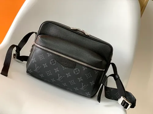 All categories 💚 Top version men’s bags 💚 LV 2024 new LV crossbody bag