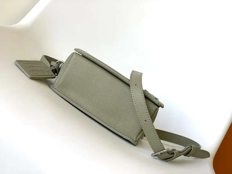 All categories 💚 Top version men’s bags 💚 LV 2023 new LV crossbody bag