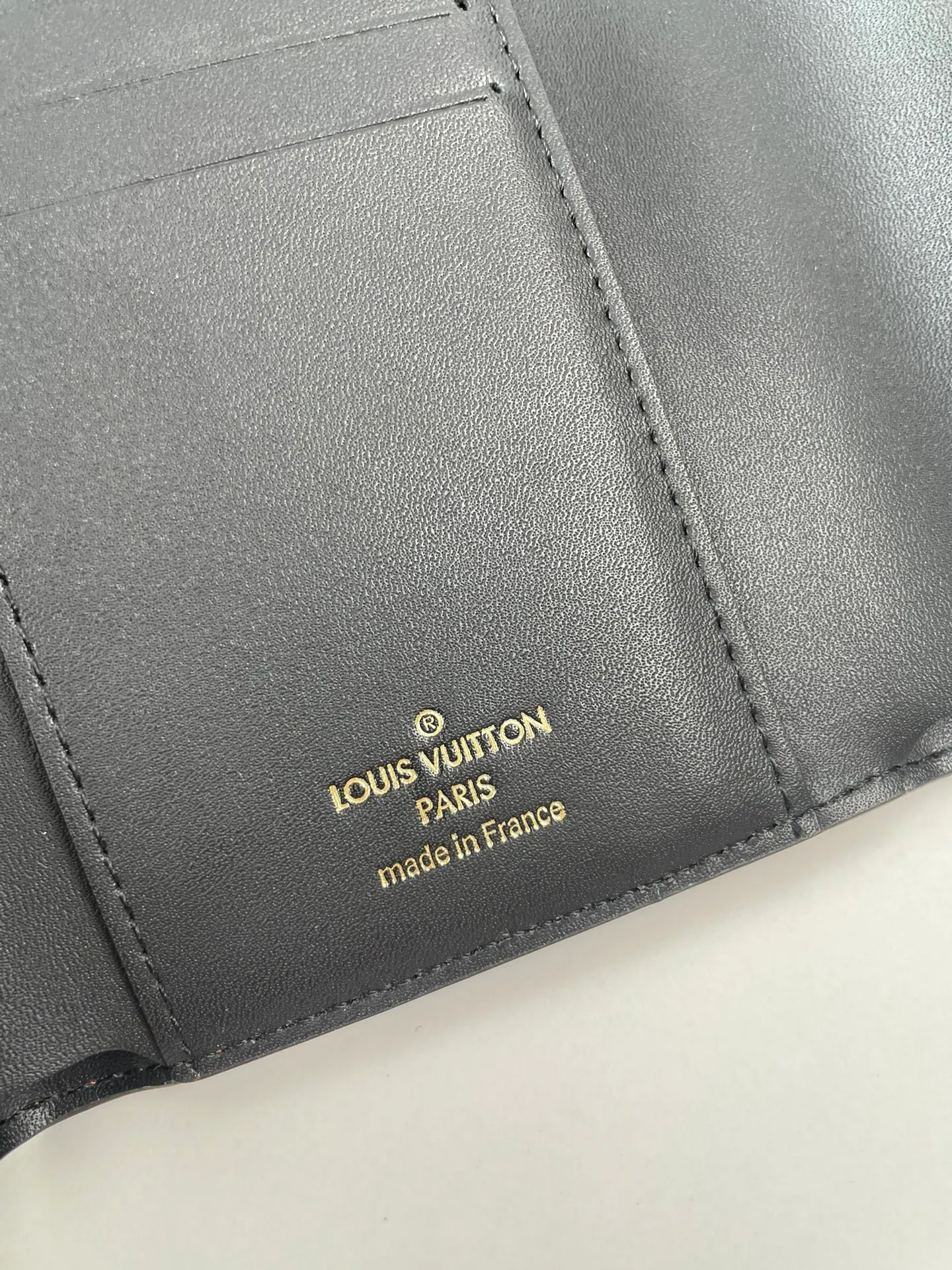 P540🇫🇷Exclusive real shot of overseas original single M68725! The Dauphine short wallet references the design of the classic Dauphine handbag, made of Monogram canvas and Monogram Reverse canvas, with elegant calfskin trim, embellishment with the iconic elements of the Dauphine series. Size: 12×9.5×3.5cm