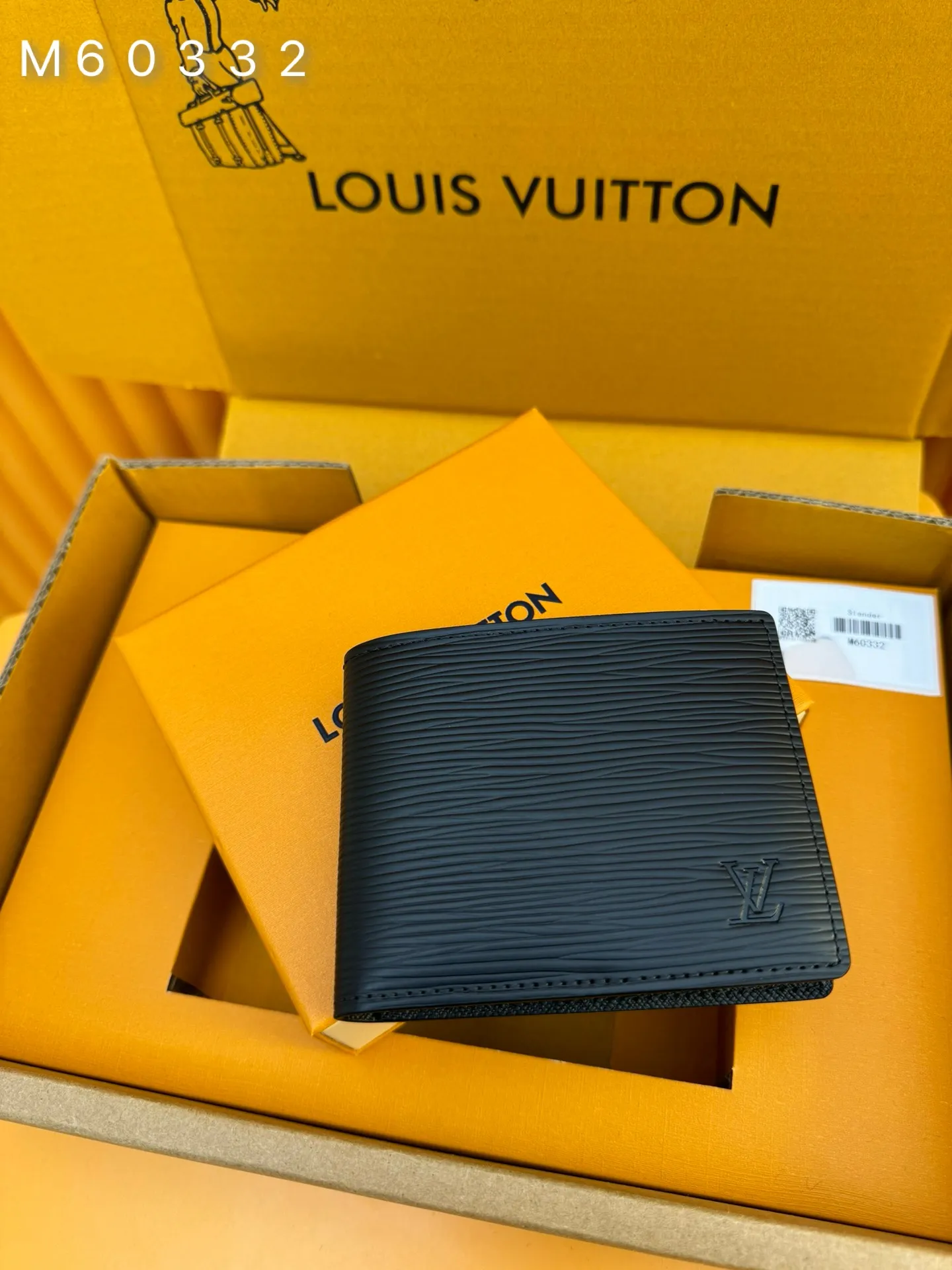 M60332 "Special Duty Free" ♻️[Official special edition·First-class material·All steel hardware·French chips·Full set of packaging] The end of the name, the natural end. Delightfully compact and slim, this sophisticated Epi leather wallet will hold your essentials and fit easily into your pocket. 11x8.5x2cm 💰440