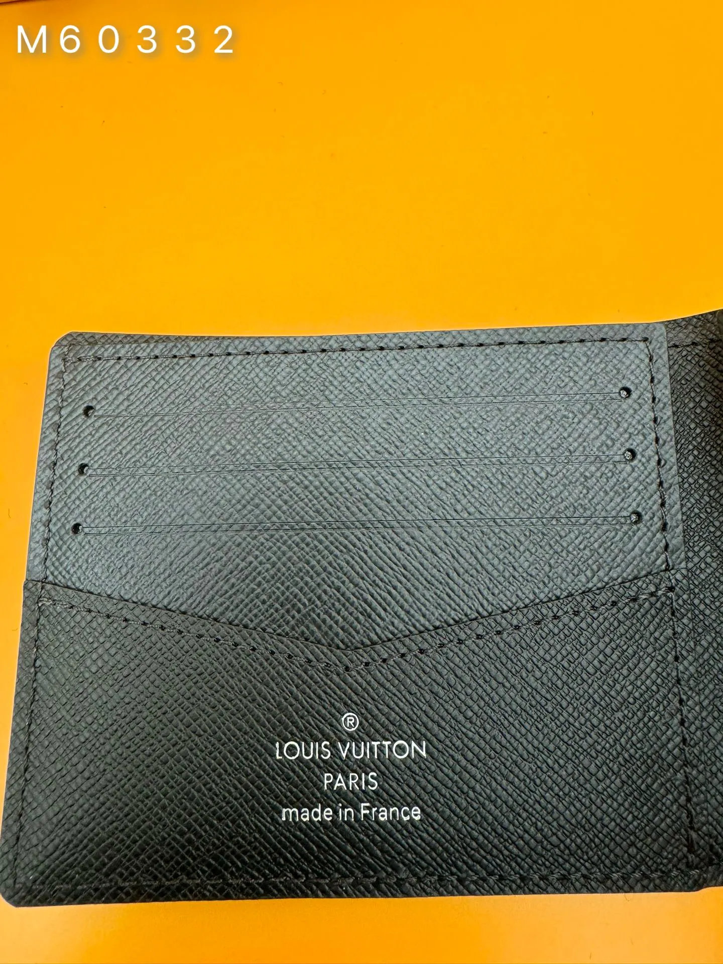 M60332 "Special Duty Free" ♻️[Official special edition·First-class material·All steel hardware·French chips·Full set of packaging] The end of the name, the natural end. Delightfully compact and slim, this sophisticated Epi leather wallet will hold your essentials and fit easily into your pocket. 11x8.5x2cm 💰440