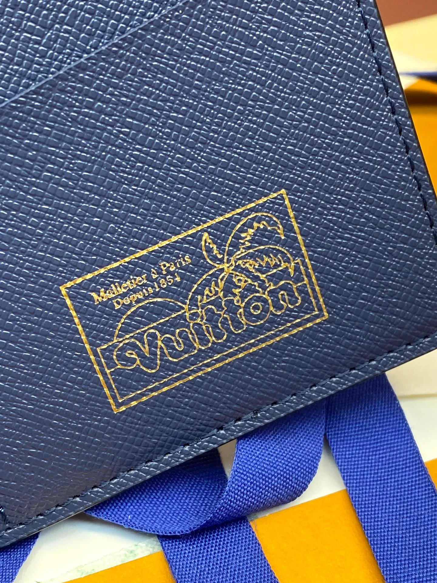 💰420 M61697 Skateboard 🛹 Royal blue! Crafted from the new signature Monogram Eclipse canvas, this tough wallet is small enough to fit into a jacket's breast pocket while easily holding coins, credit cards and receipts. Size: 19X10cm.