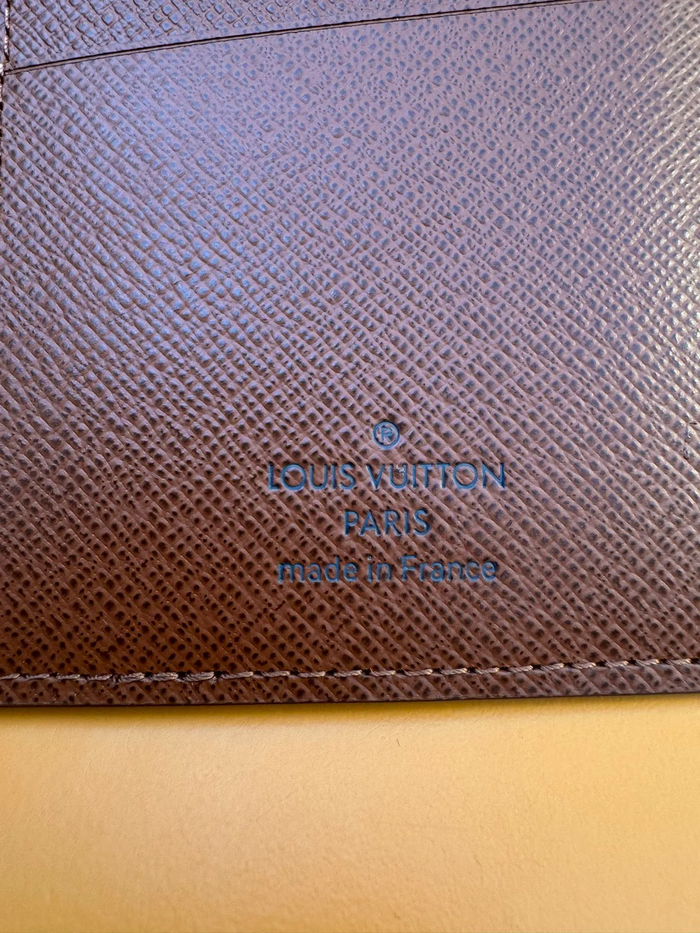 M66540 "Special Duty Free" ♻️[Official special edition·First class material·All steel hardware·Anti-counterfeiting chip·Full set of packaging] This Brazza wallet made of Monogram canvas exudes unstoppable masculinity. It's spacious and functional and can easily be stowed away in a coat pocket. Can hold change, credit cards and banknotes. 19x10x2cm 💰600