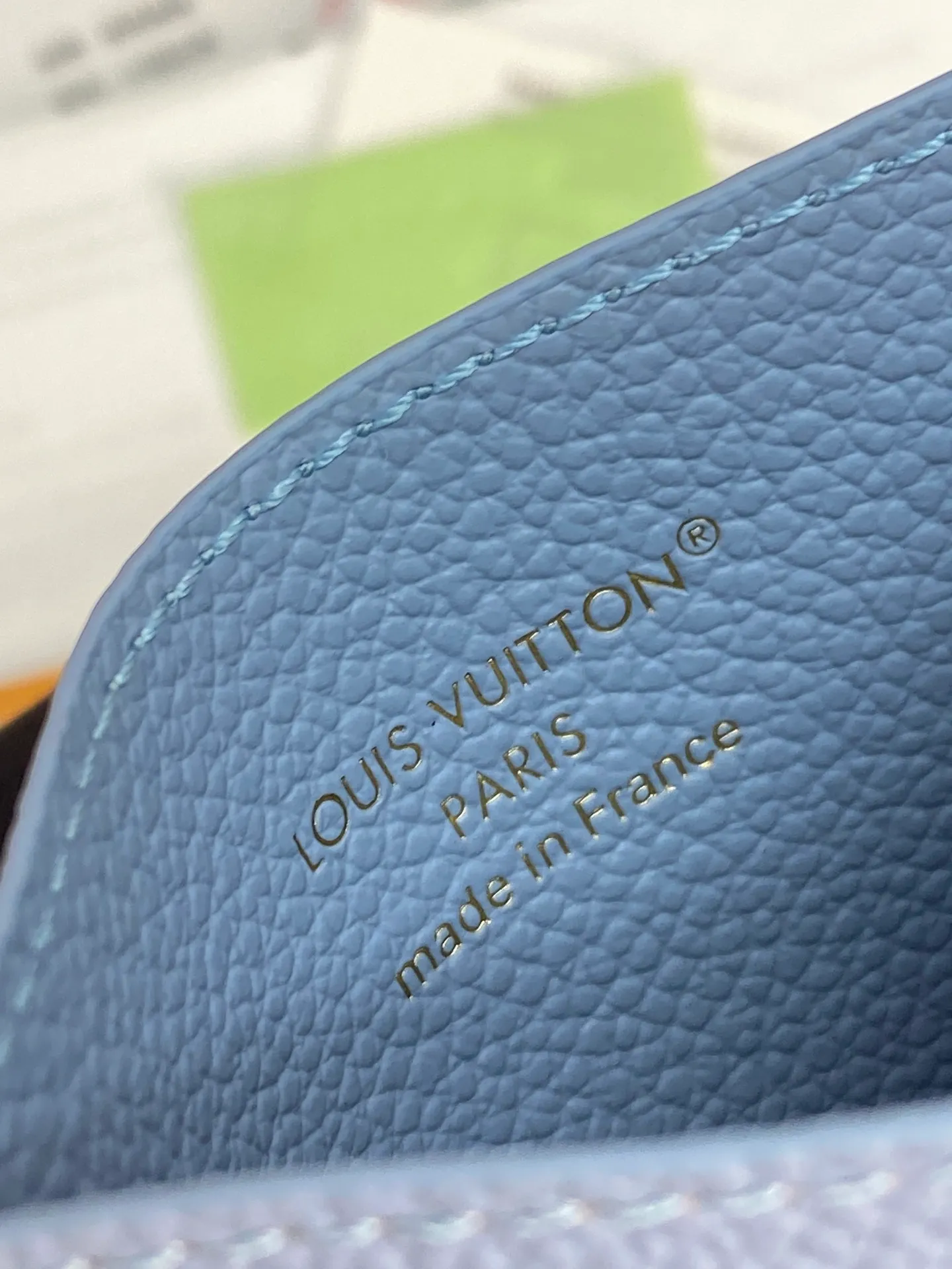 M13647 blue! LV CHARMS card holder! The LV Charms card holder from the LV Ski collection brings a pop of color to any accessory. Monogram Empreinte leather creates a unique structure. Monogram floral decorations are made of enamel technology and metal materials. There are card slots on both sides and a large compartment in the middle.  7.3 x 0.3 x 10.2 cm (height x width x length). 💰340