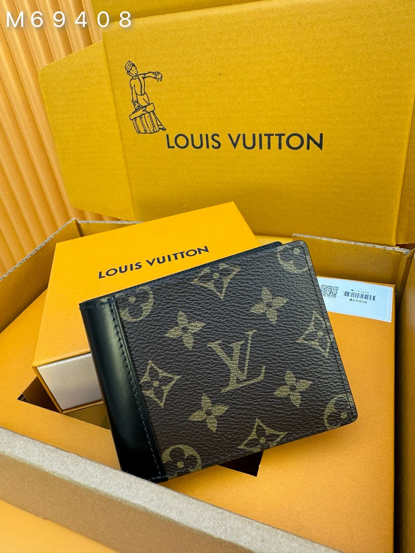 M69408 "Special Duty Free" ♻️[Official special edition·First-class material·All-steel hardware·Anti-counterfeiting chip·Full set of packaging] This Multiple wallet is made of Monogram Macassar material to reproduce the slim design. It can accommodate banknotes, credit cards, business cards, receipts and other items while being able to be put into the pocket. It uses the concept of contemporary pragmatism to define the method of carrying daily necessities, and it is also a good gift choice. 11.5X9X1.5cm💰460