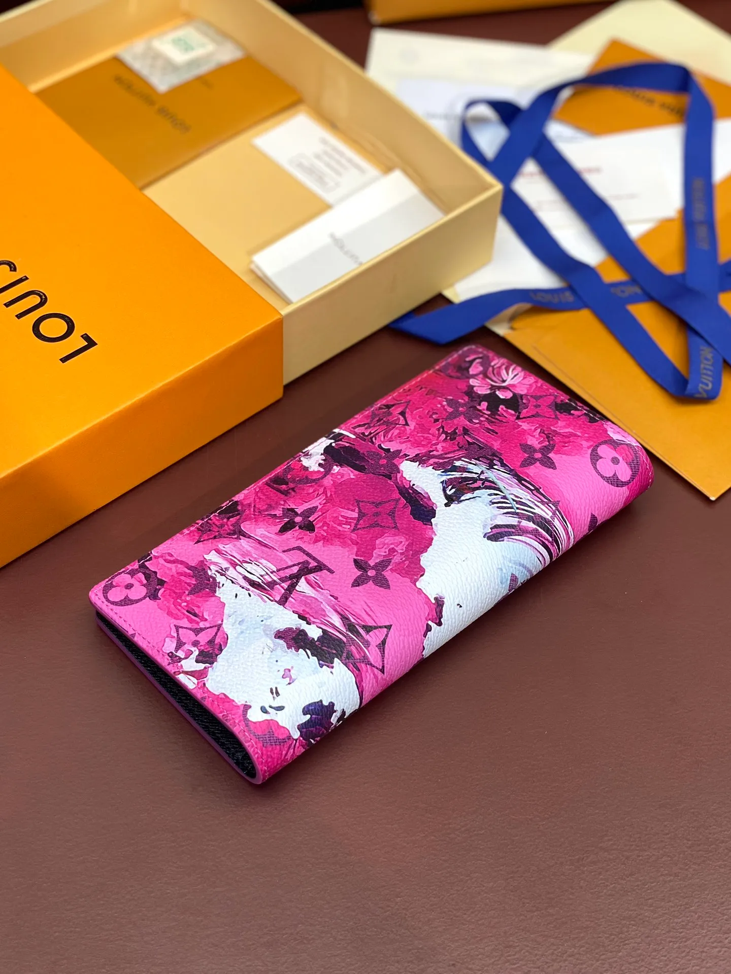 💰420 M61697 Skateboard 🛹 Black! Crafted from the new signature Monogram Eclipse canvas, this tough wallet is small enough to fit into a jacket's breast pocket while easily holding coins, credit cards and receipts. Size: 19X10cm.
