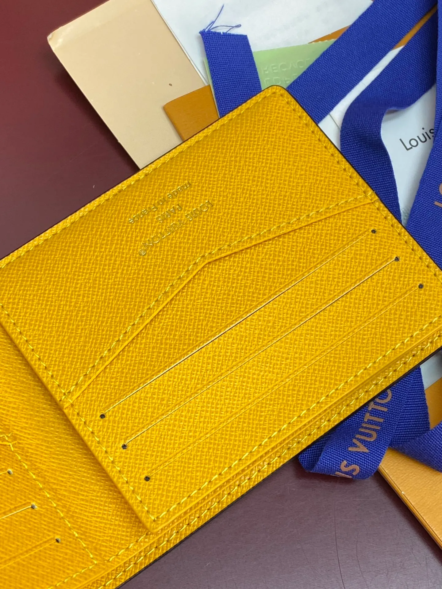 M25795 Multiple Wallet, this Multiple wallet is made of Monogram Heritage canvas, with a contrasting leather lining, and part of the lining is decorated with a colorful stripe print. Monogram Heritage is Pharrell Williams' reinterpretation of the original Damier pattern, integrating its warp and weft plaid into the Monogram pattern, adding a modern style. The wallet features multiple business card slots and compartments, making it easy to fit in your pocket.  11.5 x 9 x 1.5 cm (length x height x width). 💰340