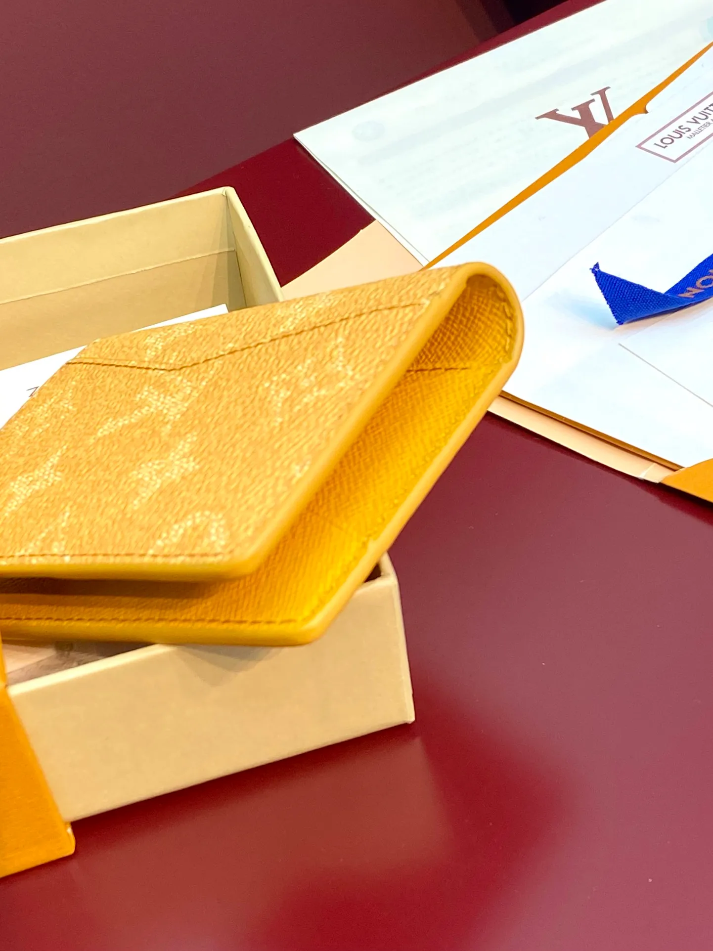 M12659 Yellow! Pocket wallet, this pocket wallet is made of Monogram Heritage coated canvas, which is integrated with classic elements such as the vertical and horizontal texture of Damier check and the Marque L.Vuitton Déposée logo, showing Pharrell Williams' modern interpretation of the Monogram pattern.  11.1 x 1 x 7.5 cm (height x width x length). 💰320