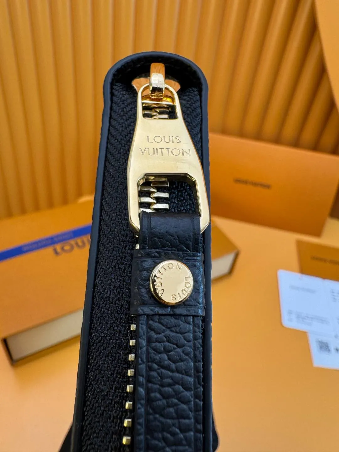 M61864 "Special Duty Free" ♻️[Official special edition·First-class material·All-steel hardware·French chips·Full set of packaging] A new upgrade of the classic wallet! Four new credit card slots and a colorful lining made of leather make the wallet more versatile. 19.5x10x2cm 💰920