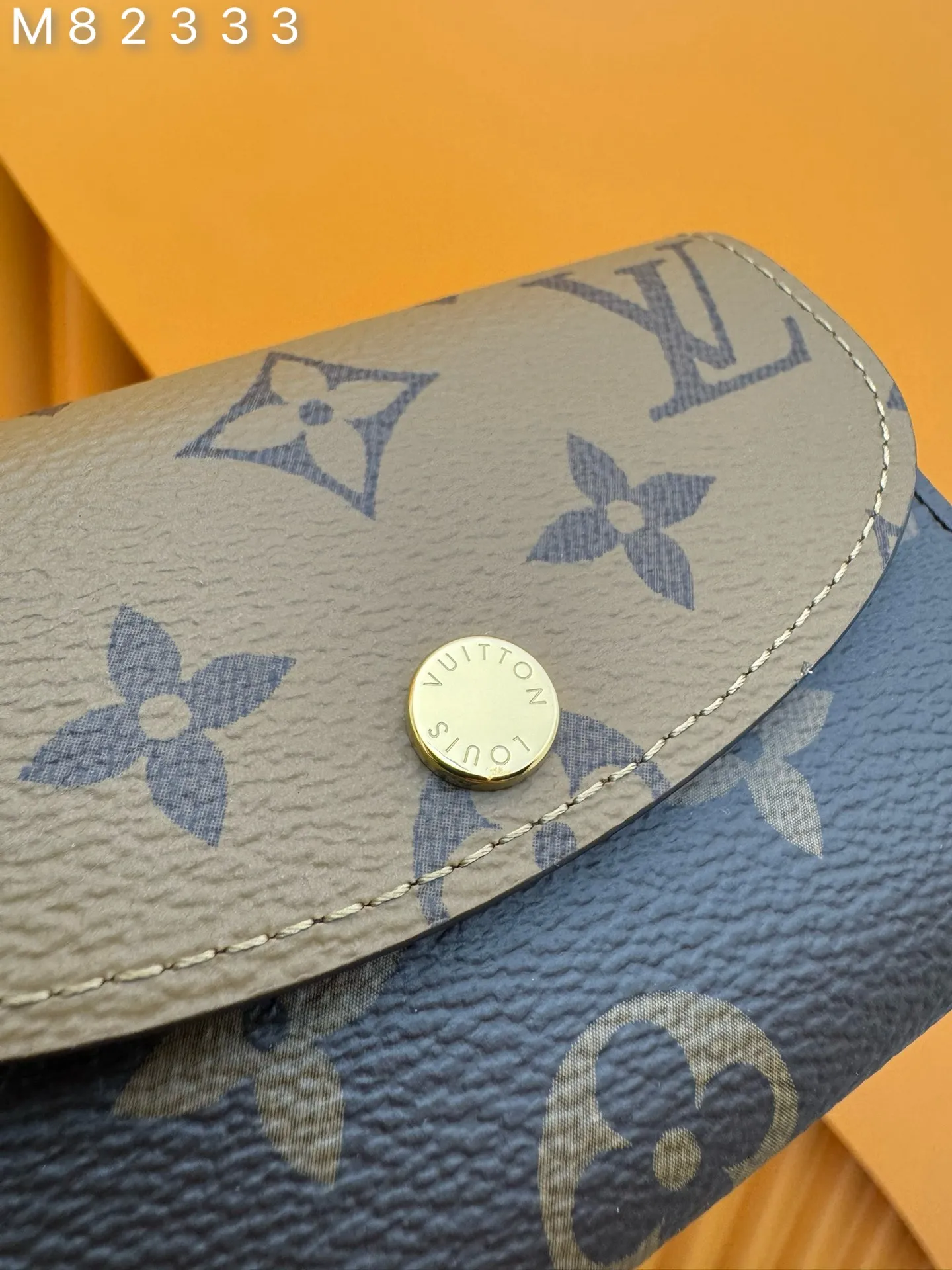 M82333 "Special Duty Free" ♻️ [Official special edition·First-class material·All-steel hardware·French chips·Full set of packaging] This Rosalie coin purse is made of Monogram and Monogram Reverse canvas, with a rounded flap opened by an inscribed snap button, and equipped with an inner patch pocket, a zippered coin pocket, a card compartment and a rear patch pocket. 11x8x2.5cm 💰480